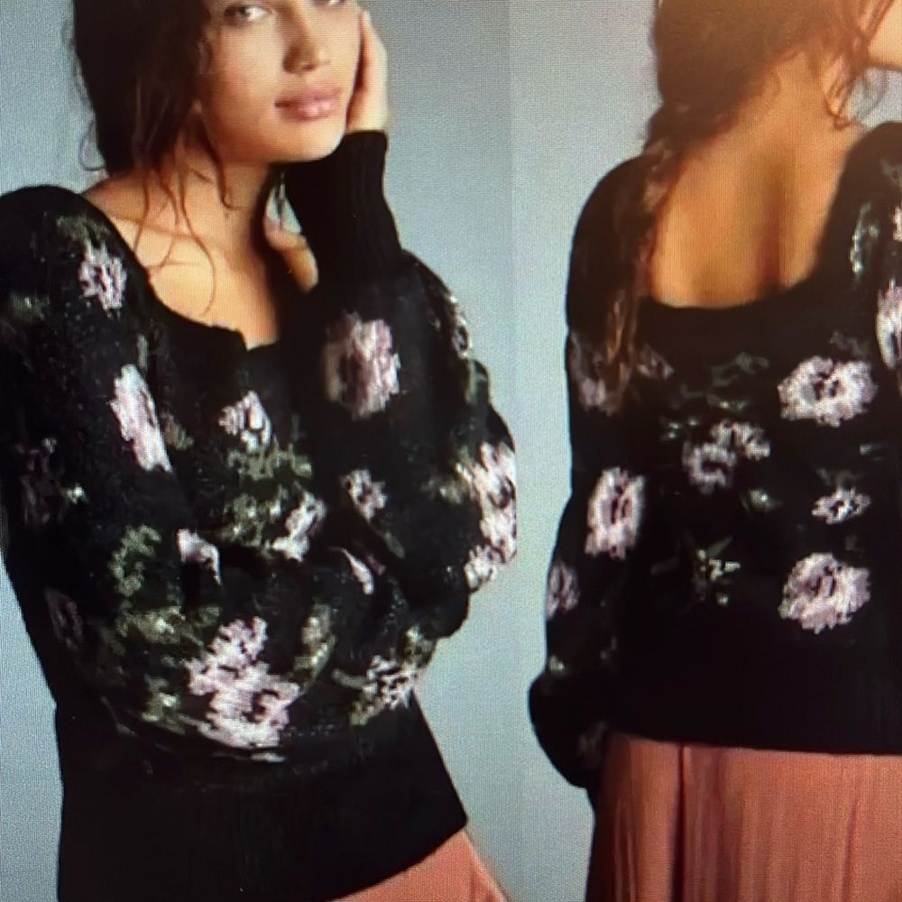 Anthropologie Black Floral Puff Sleeve Rose Floral Sweater Size‎ Medium